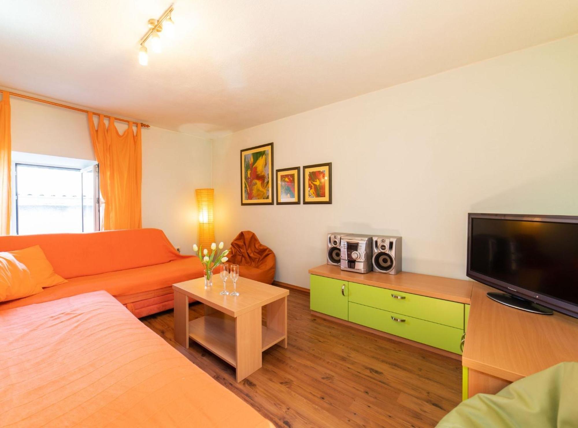 Seafront Villa With Furnished Sun Terrace, Close To The Beach Каштела Экстерьер фото